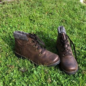 Fashionable women’s Sonoma ankle boots